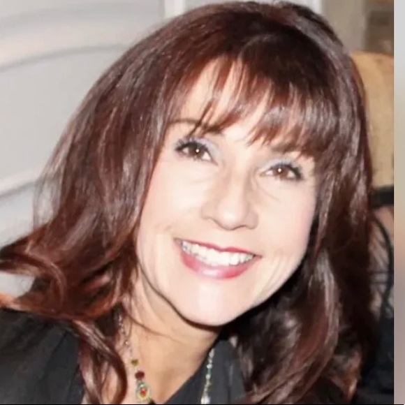 Meet your Posher, Vera - Picture 1 of 1